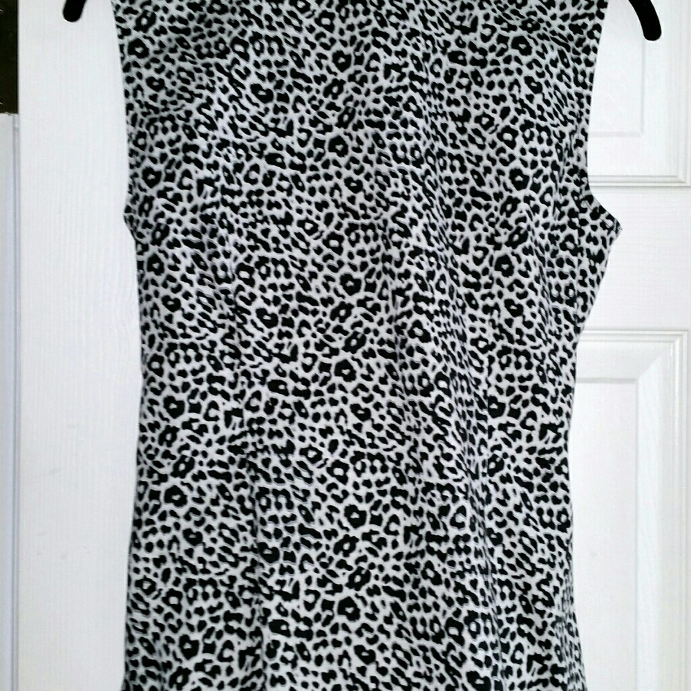 Sleeveless wrap shirt